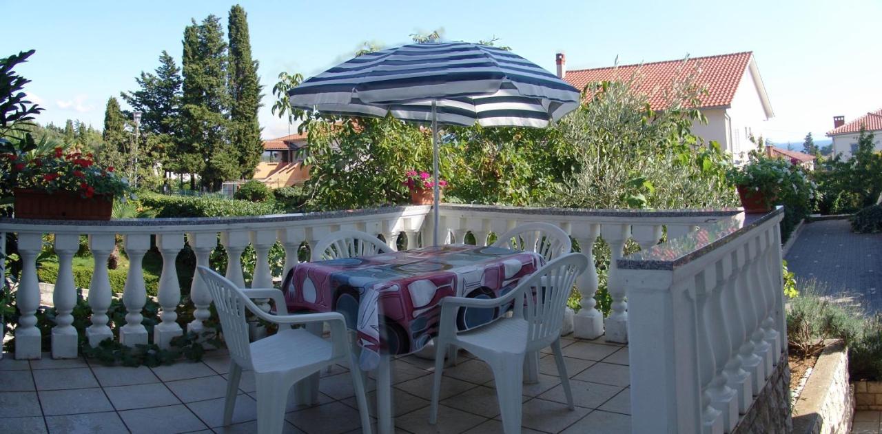 Apartments Bozica Krk Town Exterior foto