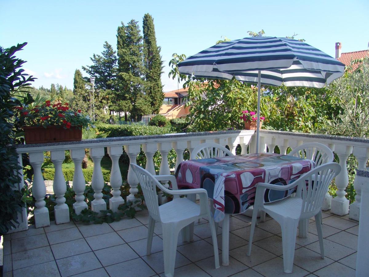 Apartments Bozica Krk Town Exterior foto