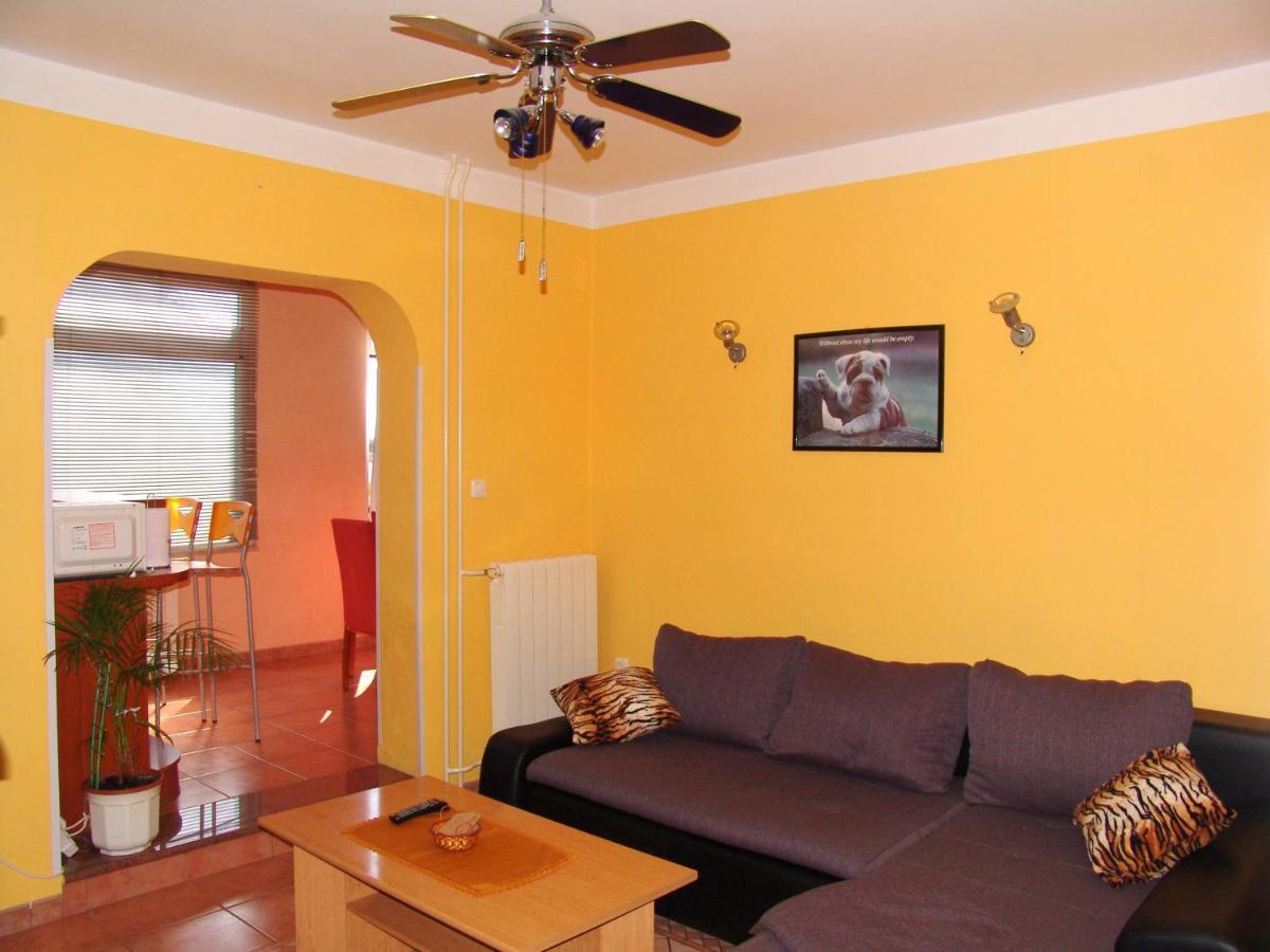 Apartments Bozica Krk Town Exterior foto