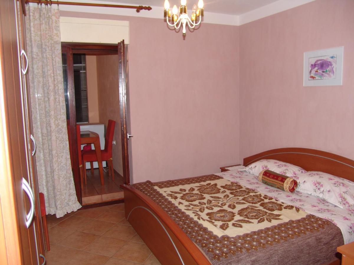 Apartments Bozica Krk Town Exterior foto